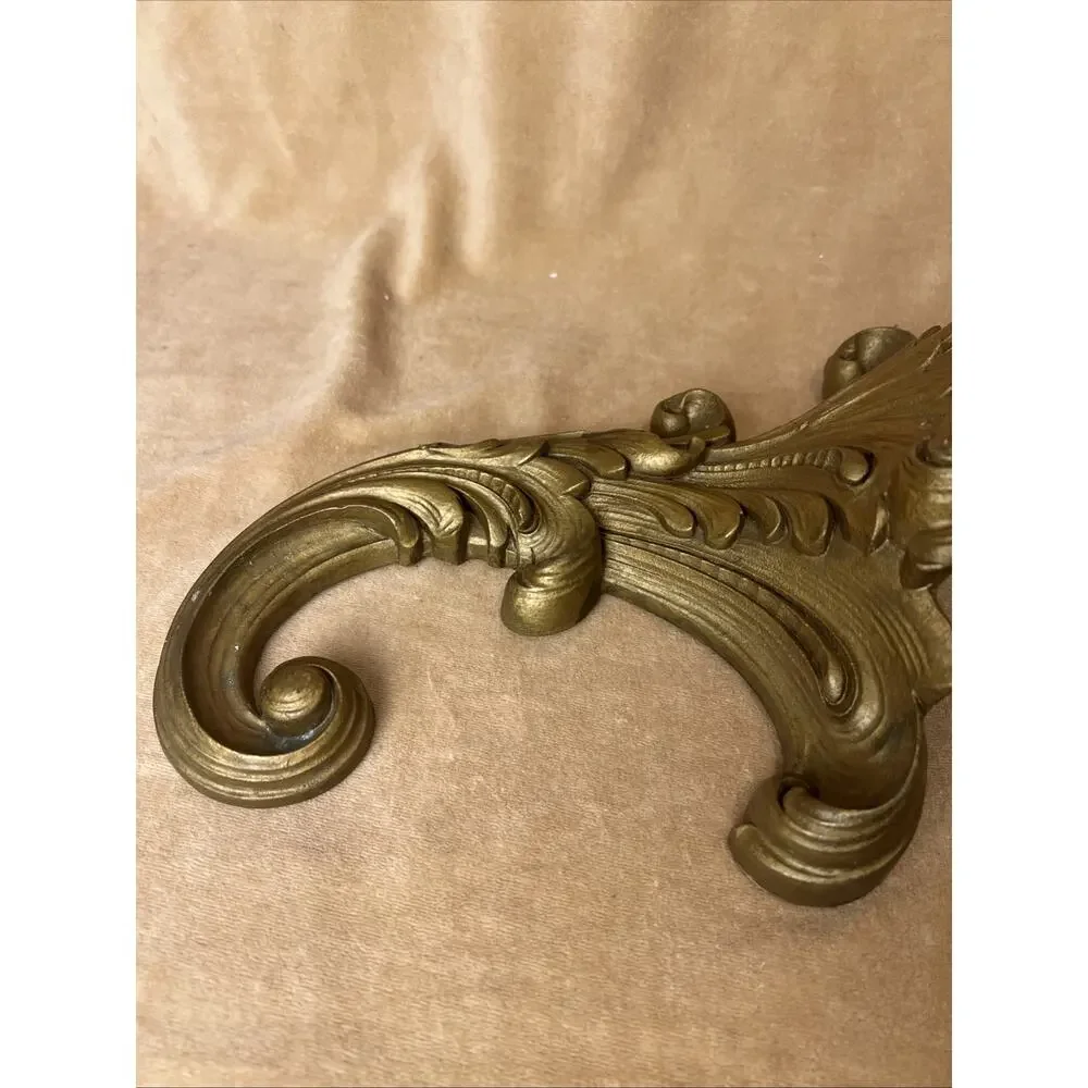 Vintage Classical Leaf Wall Sconce Planter Gold‎ Tone Finish.